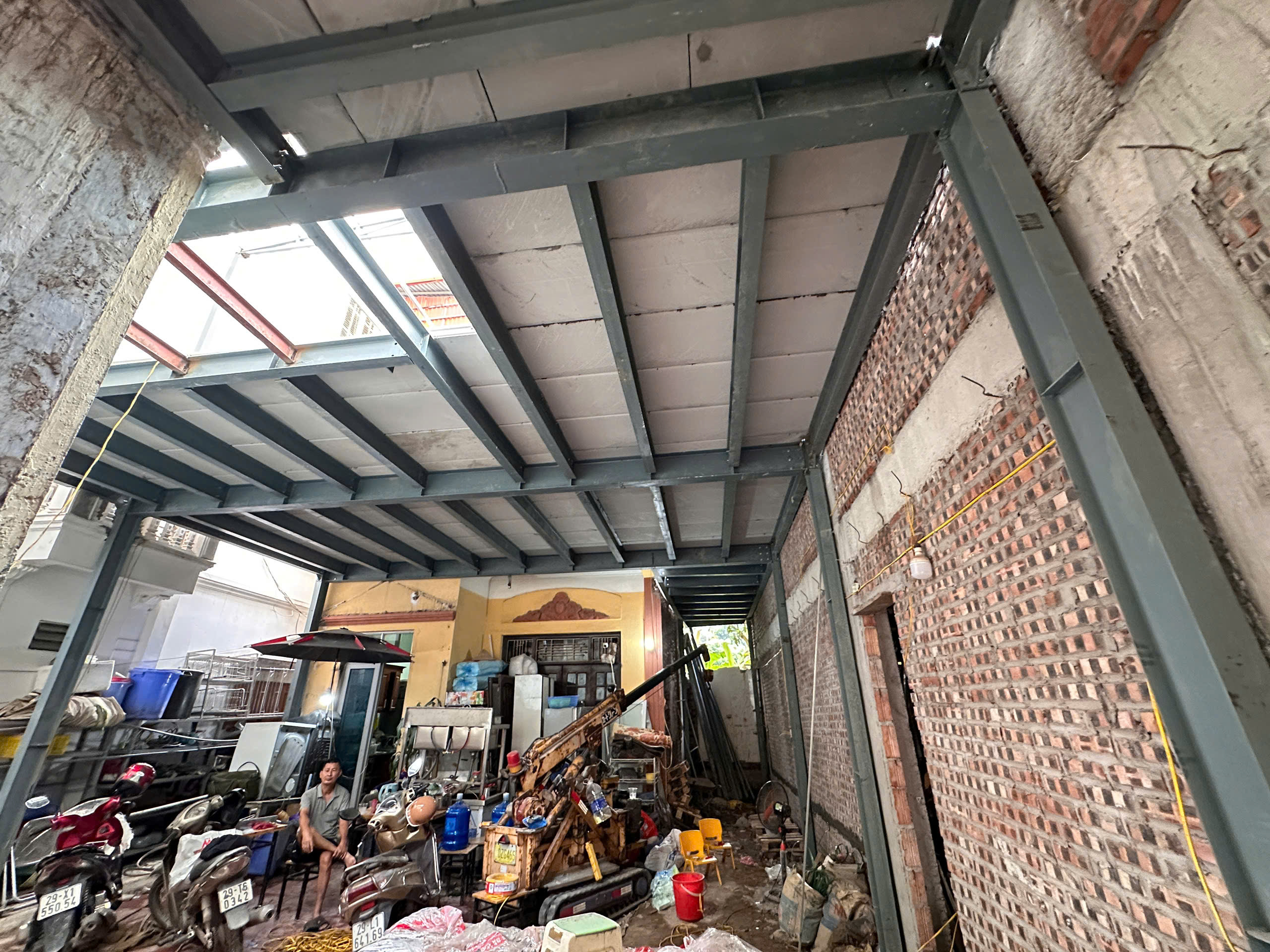 Lắp dựng kết cấu thép Lê Gia